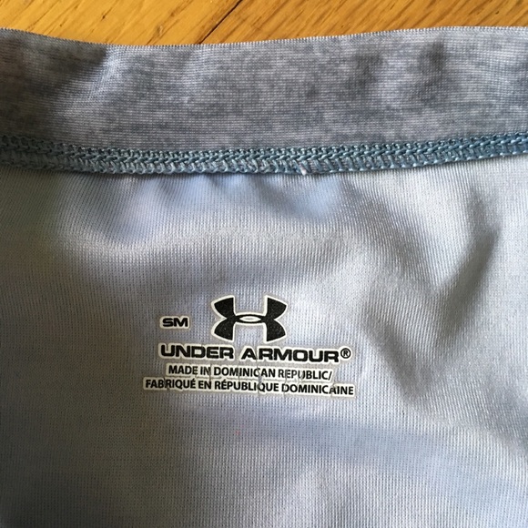 4 UnderArmour tops S/XS - Picture 5 of 8